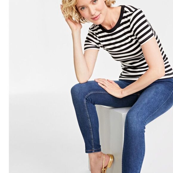 Macy's on the 34th Women's Ribbed Short Sleeve Striped Tee Size Small EUC - Picture 1 of 6